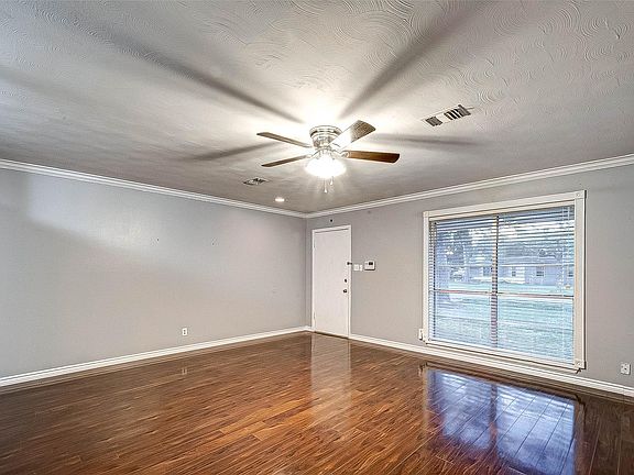 5th image of 2815 S Houston Dr