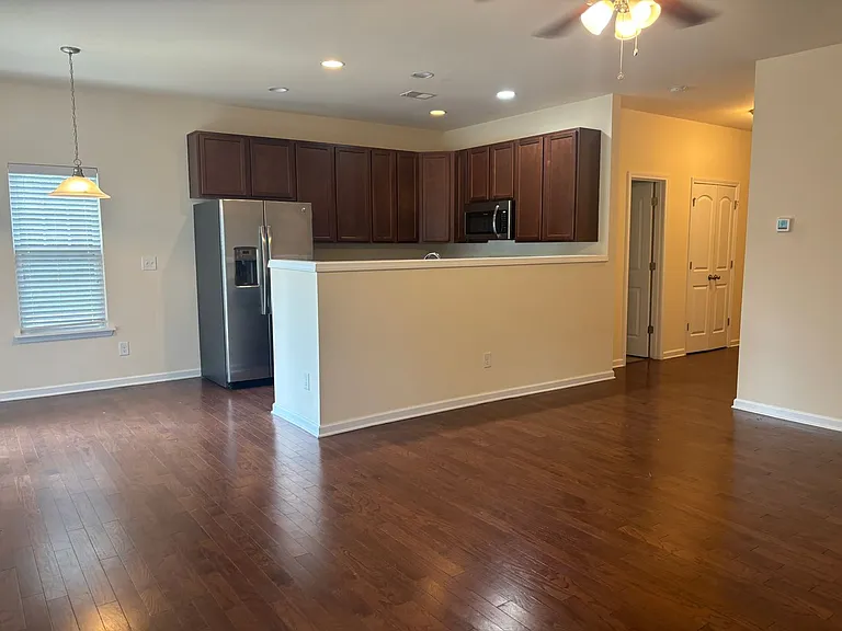 4602 Quinton Ln — Photo 6