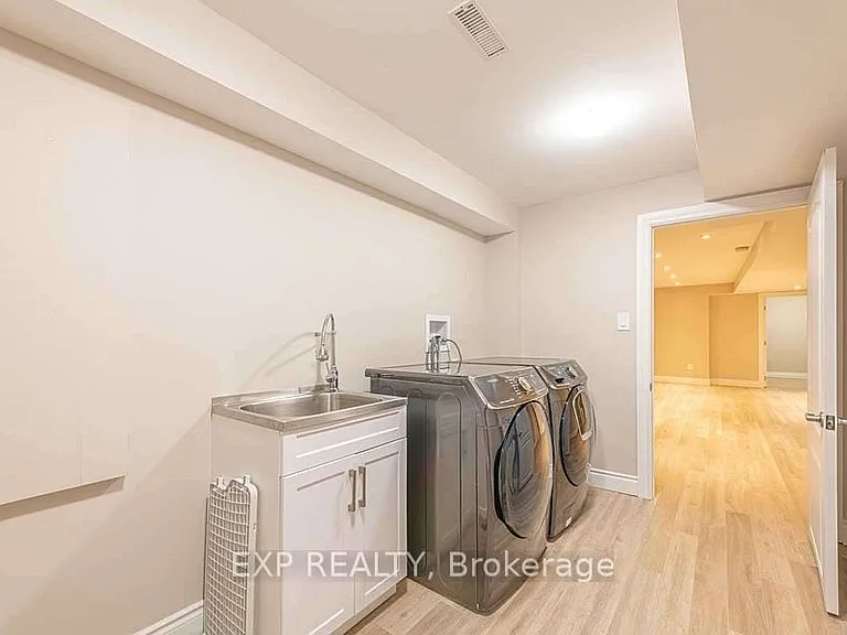 8 Rampart Cres — Photo 26