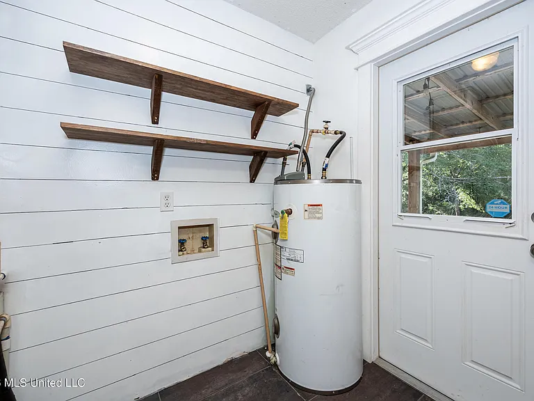 20608 Scarborough Rd — Photo 20