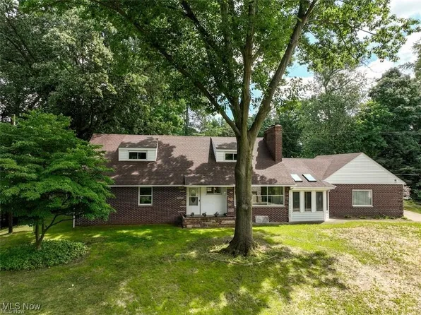 2911 Degruchy Dr, Stow, OH 44224
