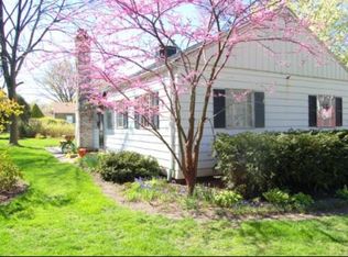 222 Parkview Rd, Glenview, IL 60025