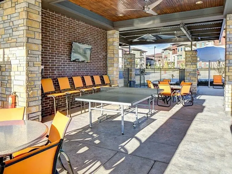 98 Apartments — Photo 15