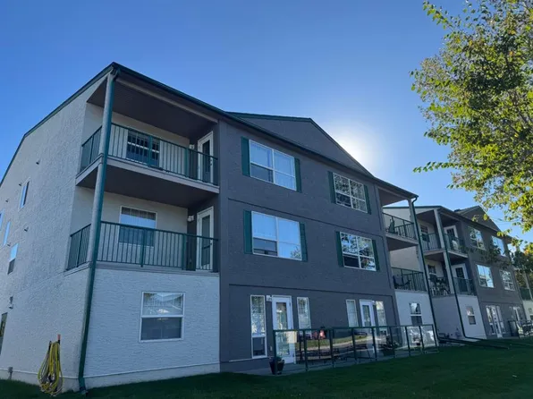 105 N 7th Ave SE #204, High River, AB T1V 1T8