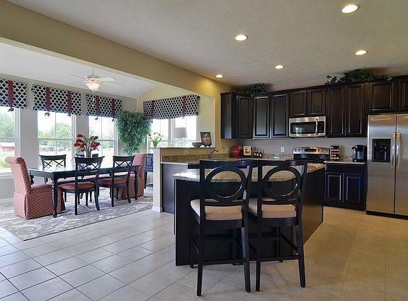 3rd image of 16618 Lewood Dr