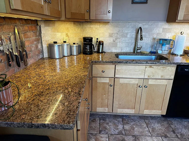 27 Vick Park #A — Photo 3