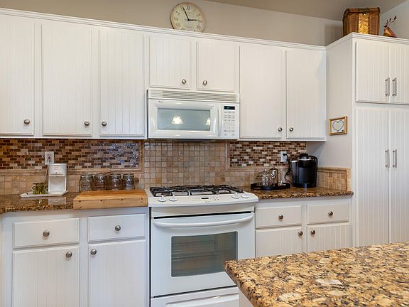 5th image of 79780 Desert Willow St