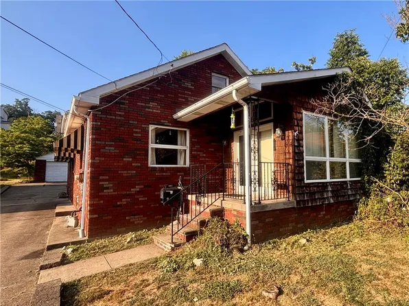 1602 Ross Hill Rd, Beaver Falls, PA 15010