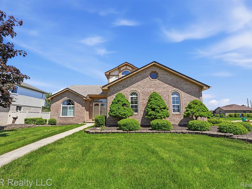 1st image of 24883 Curtis Dr