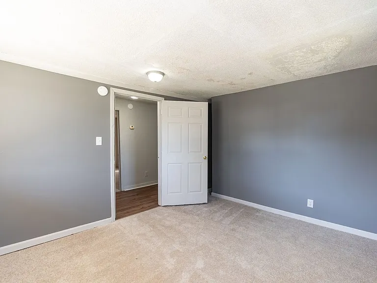 307 Olivia Ln — Photo 9