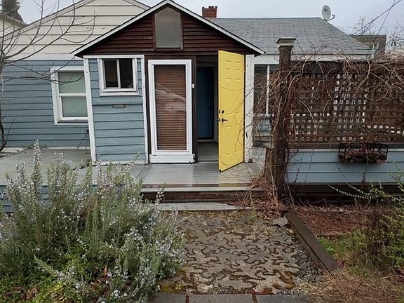 Front door into mudroom