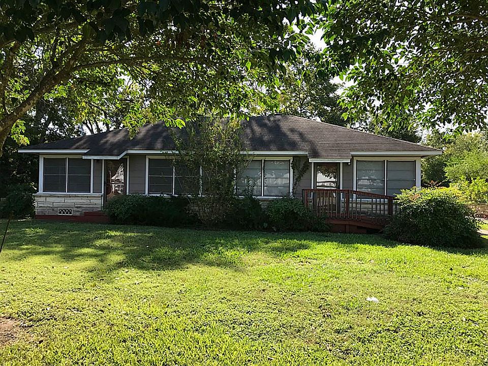 1st image of 808 E Main St