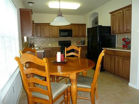 5th image of 208 Kerley Dr