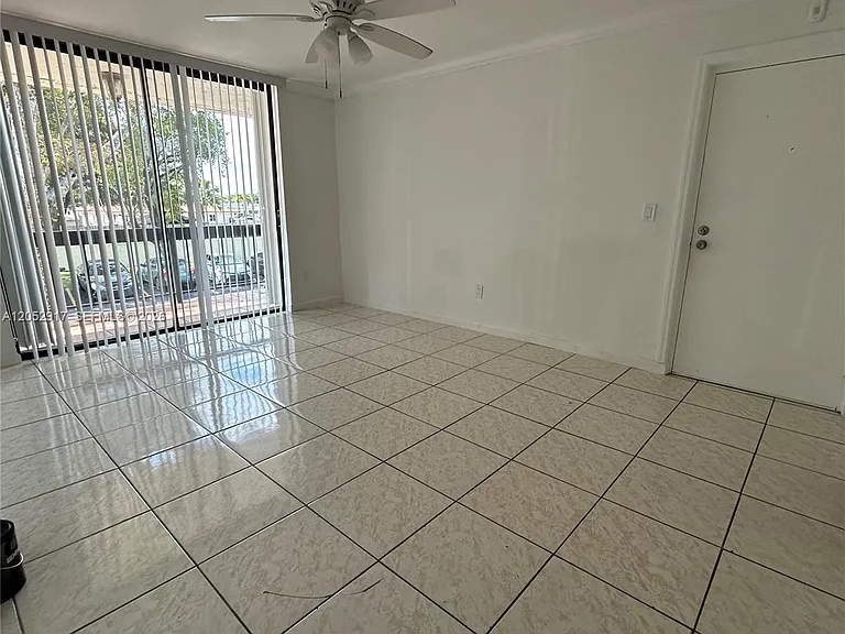 8311 SW 142nd Ave #J202 — Photo 7