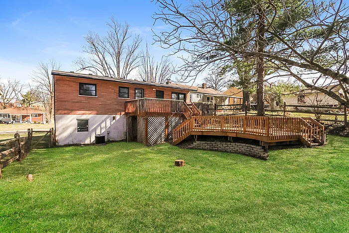 3667 Lakewood Dr — Photo 12