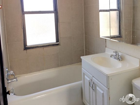 3rd image of 6455 S Richmond St #2C