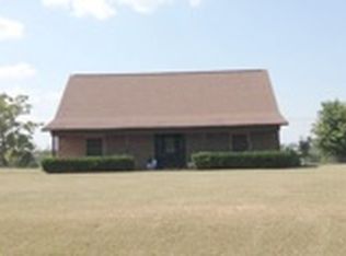 1005 Mine St, Nashville, AR 71852