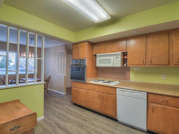 4th image of 11701 Copper Ave NE