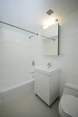 Rented by Stonehenge NYC LLC | media 7