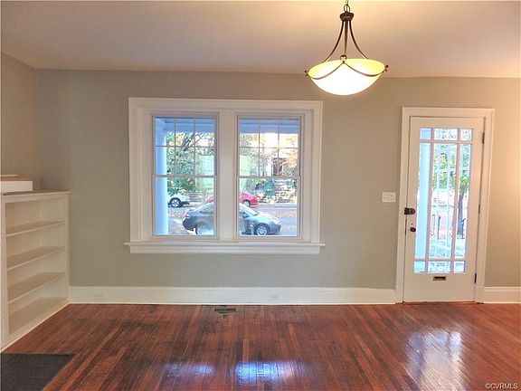 3rd image of 2413 Rosewood Ave