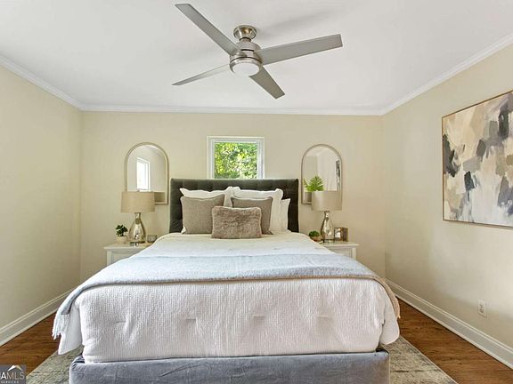 5th image of 2529 Amelia Ave