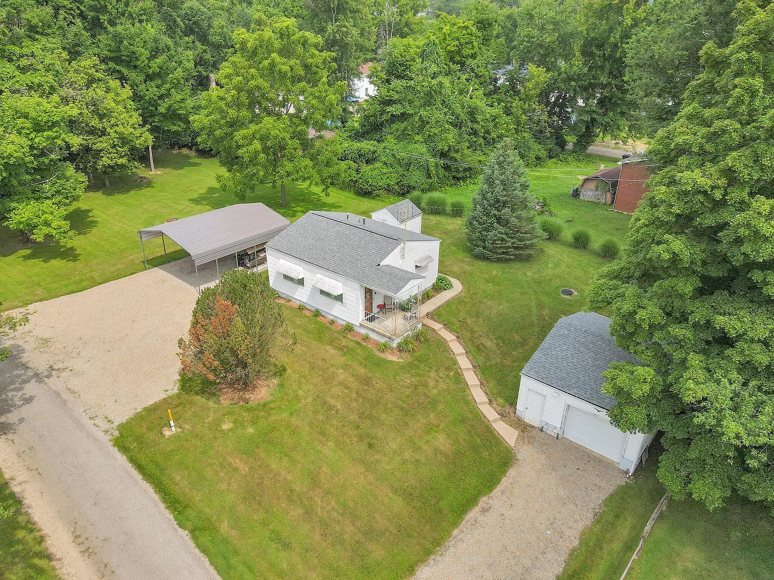 5328 Dahlia Dr NE photo 1