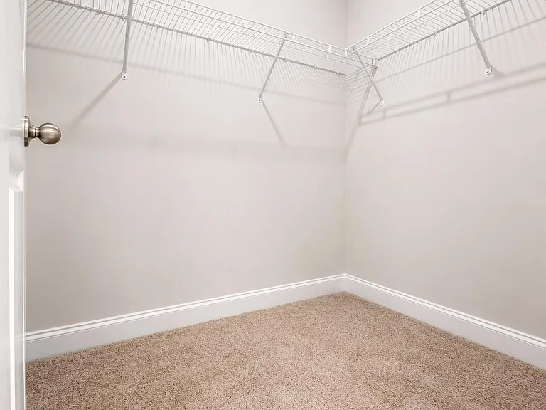 820 Alma Square Dr — Photo 32