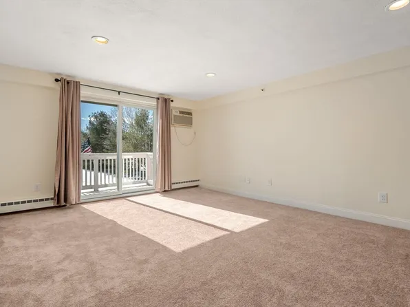 56 Townsend St APT C22, Abington, MA 02351