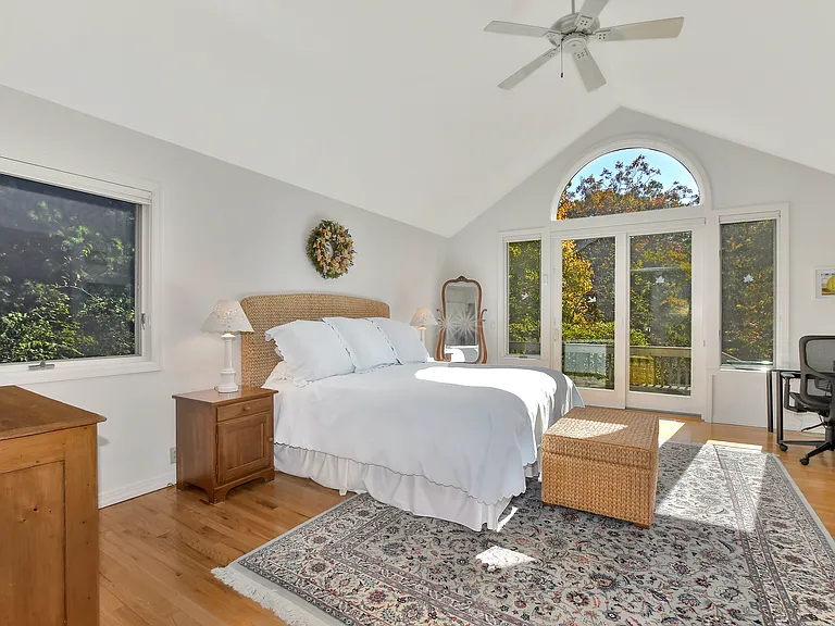 74 N Woods Ln — Photo 14