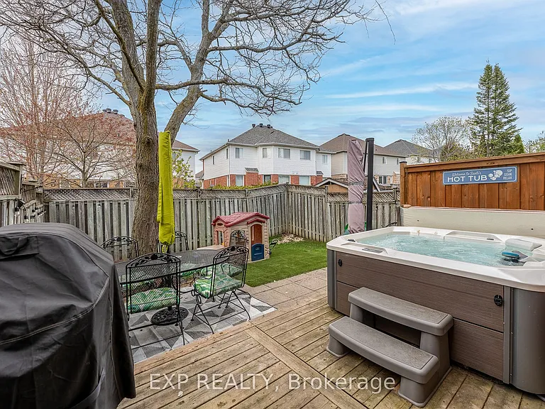 457 Heddle Cres — Photo 31