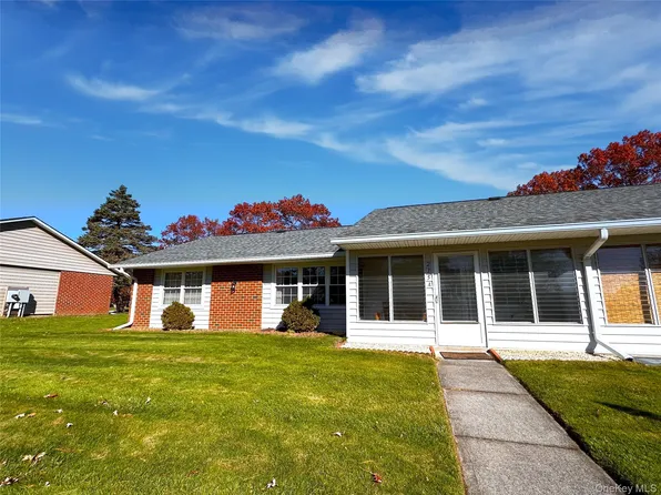 215 Woodbridge Drive #A, Ridge, NY 11961