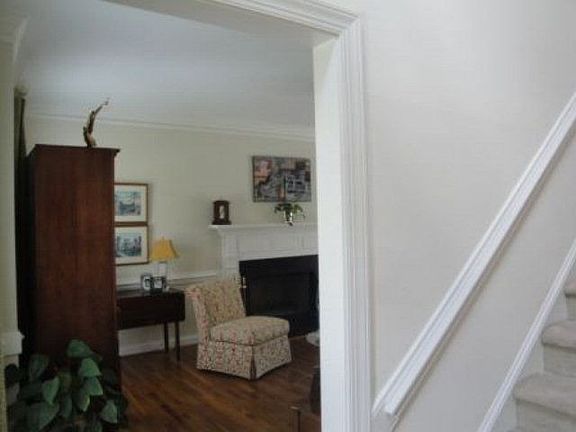 4th image of 117 Hearthstone Ct
