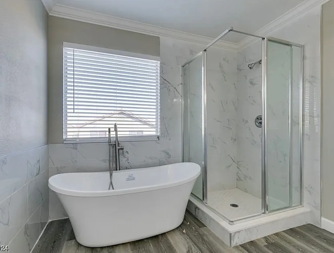 4 bed, 1952 sqft, $2,495 — Photo 1