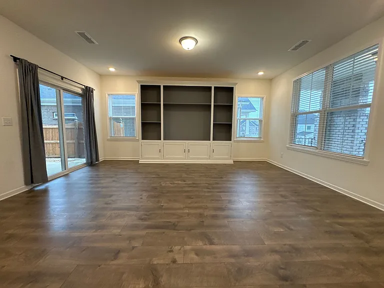 4167 Magnolia Farms Dr — Photo 3