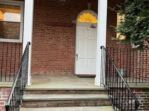 70 Strawberry Hill Ave APT 5-1D, Stamford, CT 06902
