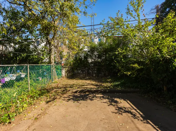 455 58th Street image 24 of 27