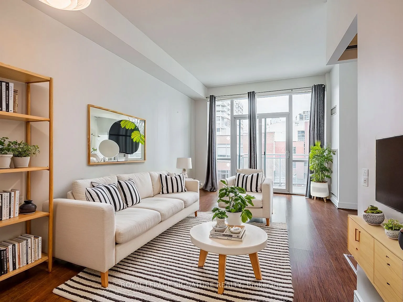 2 bed, $3,200 — Photo 1