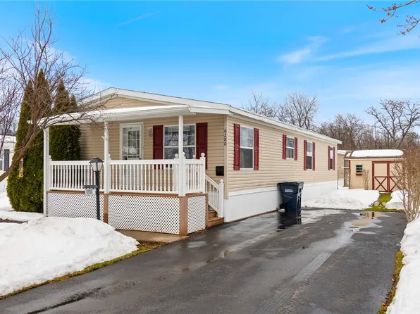 6280 Pebblebrook Ln #122, Williamson, NY 14589