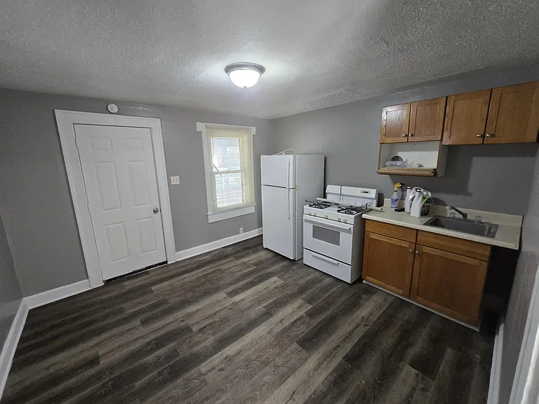 933 N Ewing St #A — Photo 1