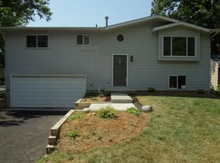 608 Jefferson St, Ingleside, IL 60041