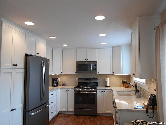 4th image of 674 32nd Ave SE APT 30