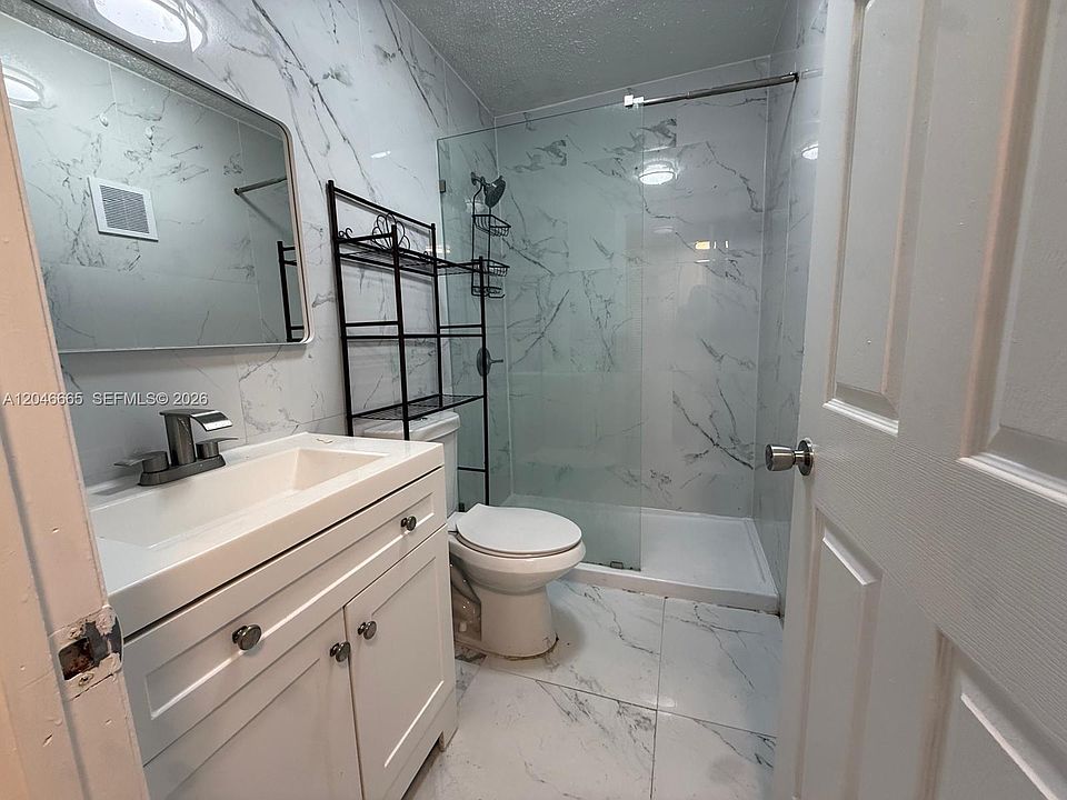 1st image of 400 NW 65th Ave APT 202