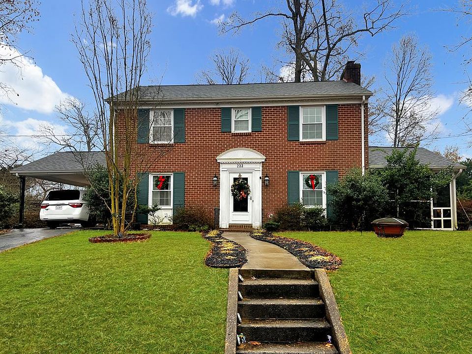 1st image of 233 Oakwood Cir