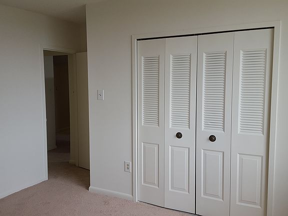 5th image of 3701 S George Mason Dr Unit 710