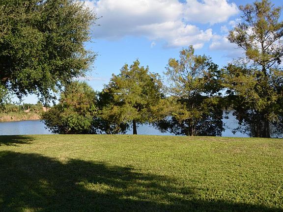 4th image of 3105 Black Oak Ct #3105