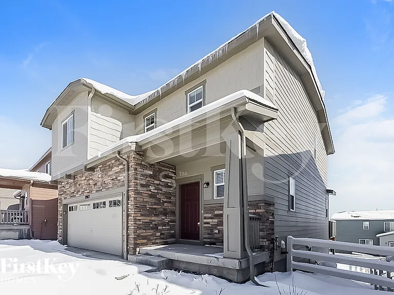 1902 Villageview Ln — Photo 2