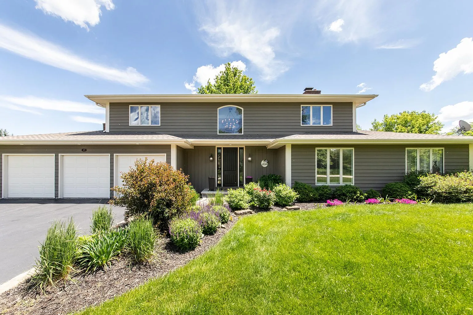 19 Country Ln photo 1
