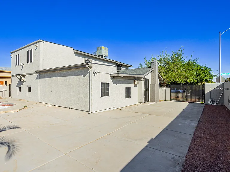 3969 Manford Cir — Photo 30