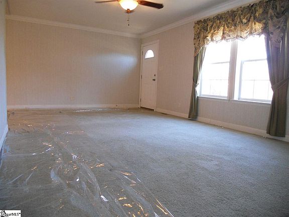 3rd image of 105 Cypress Springs Dr