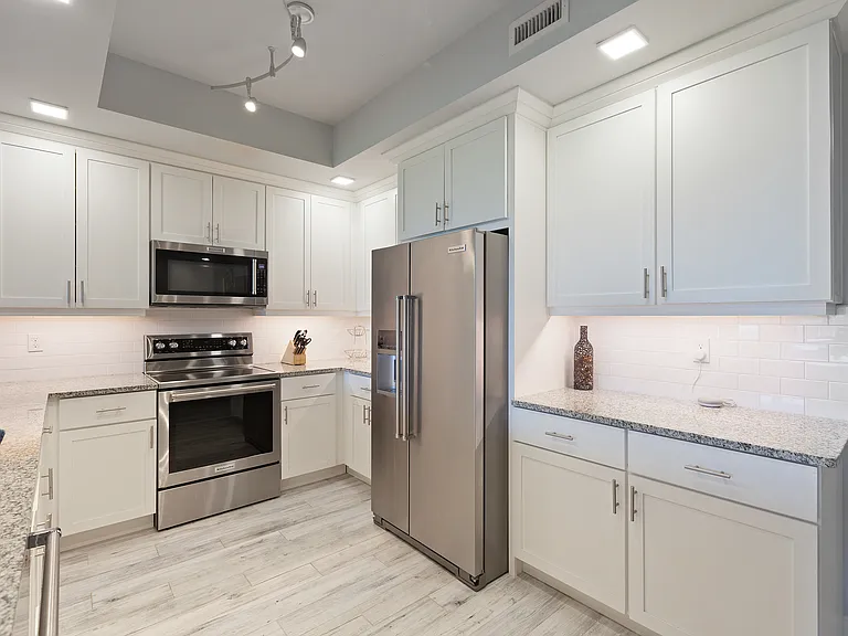 260 Hidden Bay Dr #204 — Photo 4